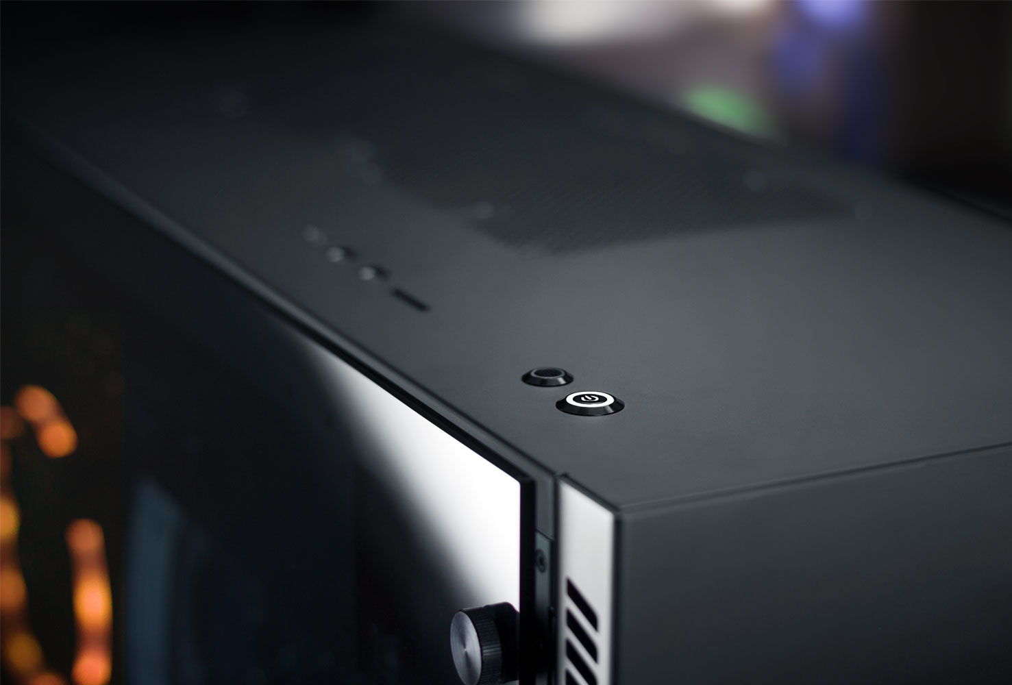 Aventum X by Digital Storm