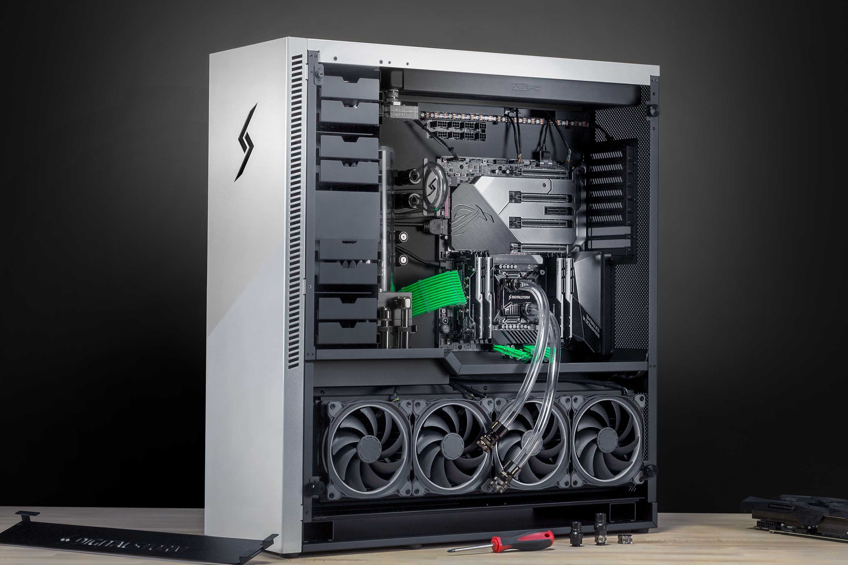 Silver Aventum-X with green well-organized cables